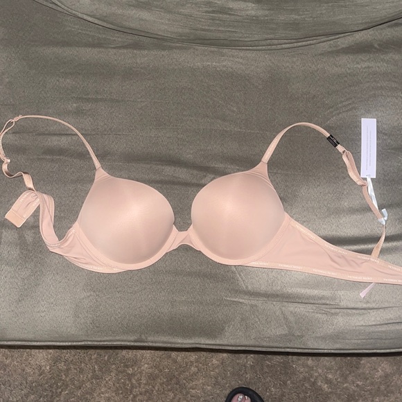 Victoria's Secret Other - Victorias Secret Tshirt Push-up Plunge Bra beige 36A